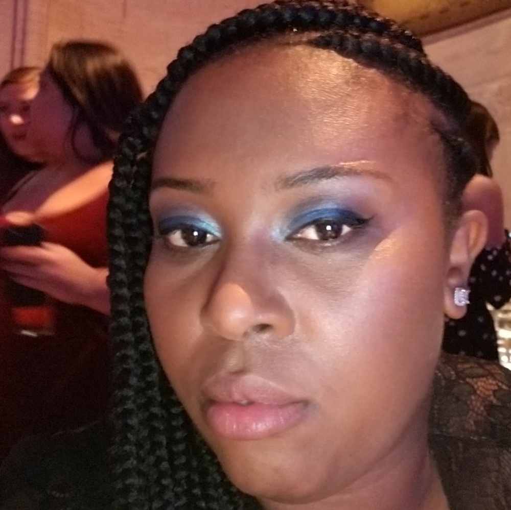 Meet your Posher, Lonique